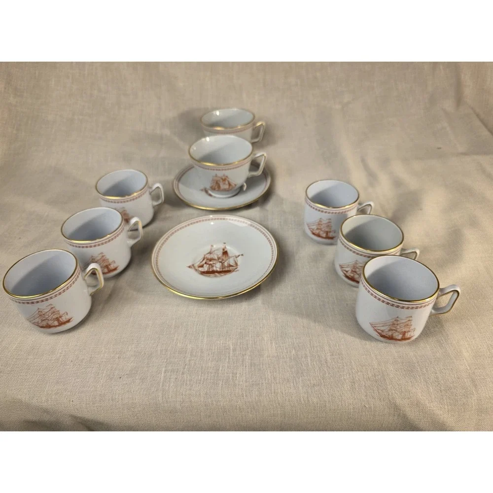 Spode Trade Winds Red Demitasse Cup And Saucer Set. Very Rare Gold‎ Trim